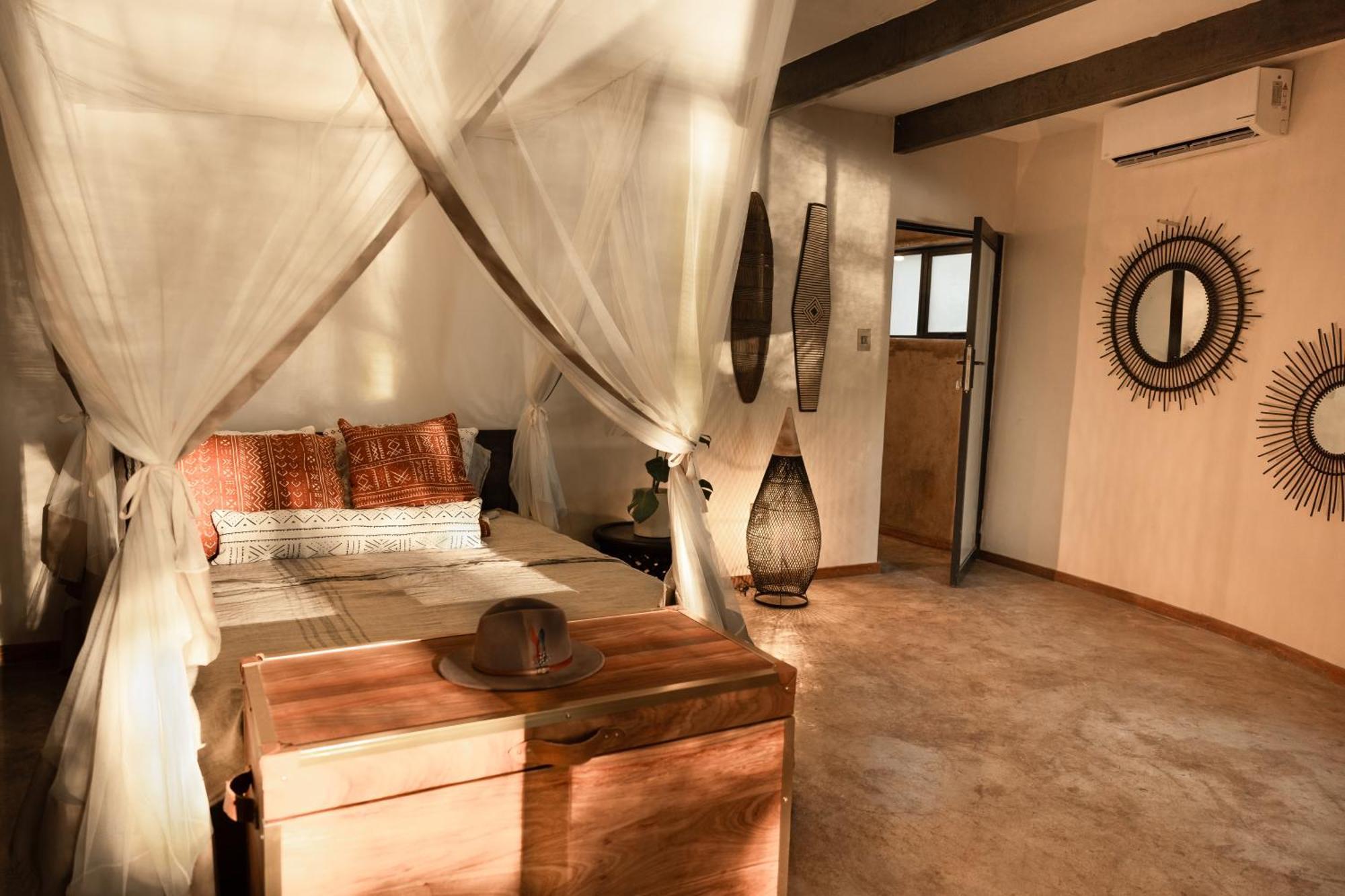 Chobe House Villa And Chalets Kasane Exterior photo