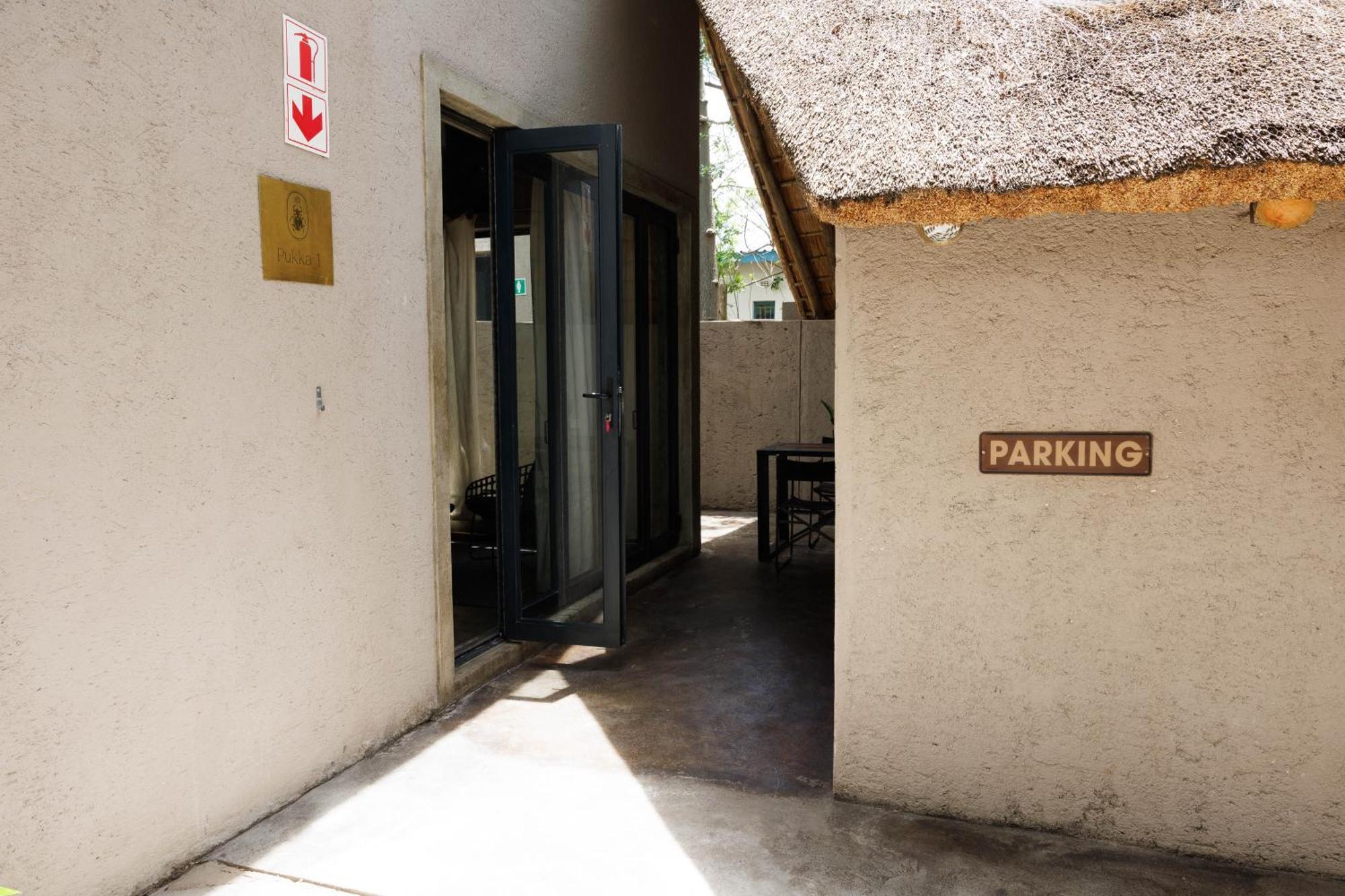 Chobe House Villa And Chalets Kasane Exterior photo