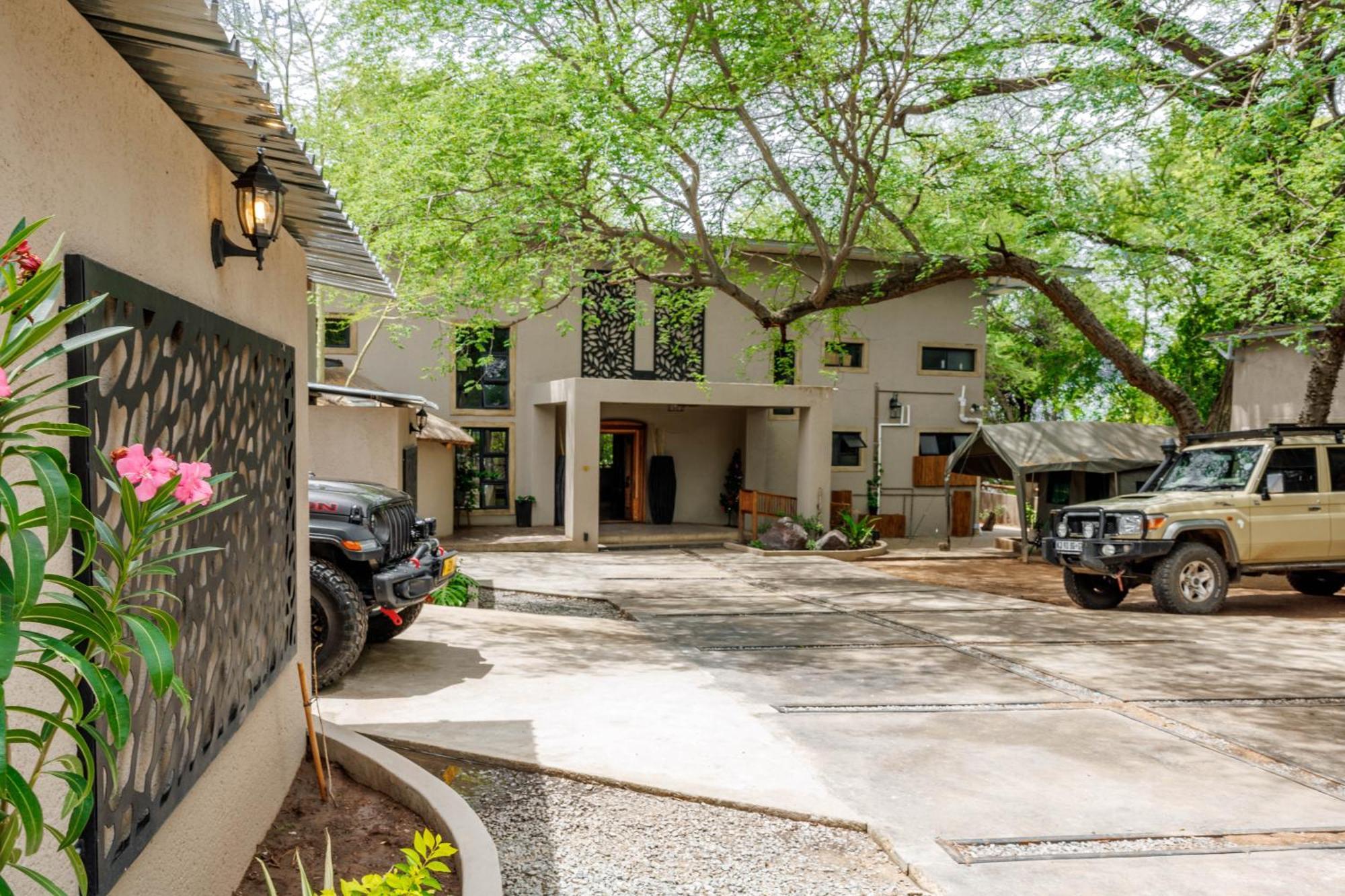 Chobe House Villa And Chalets Kasane Exterior photo